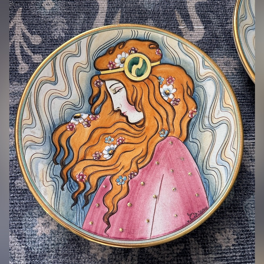 Set of Four V. Tiziano "La Belle Femme" series collector plates by Veneto Flair - Picture 5 of 13